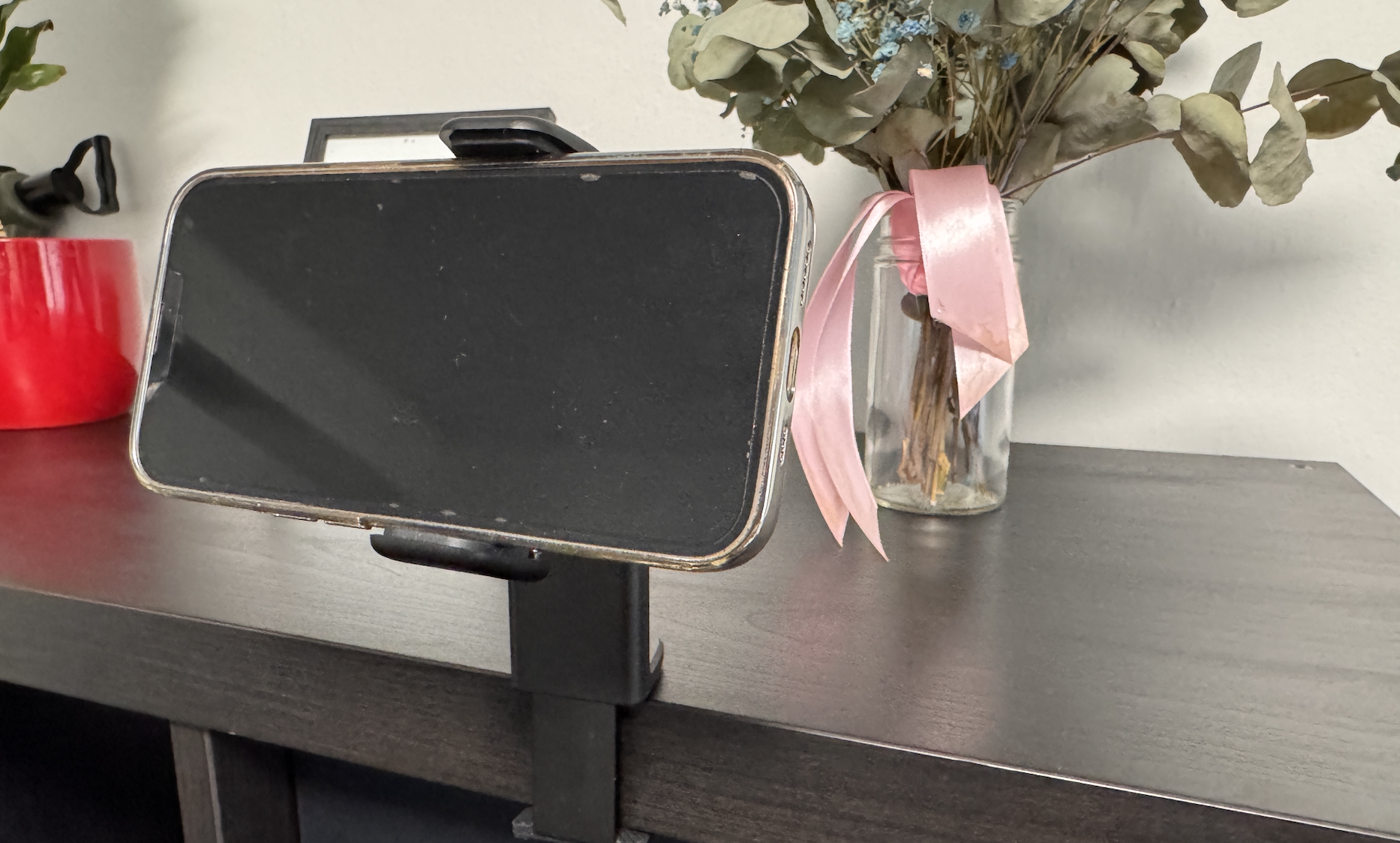 Recenze univerzálního držáku Swissten: Skvělý pomocník