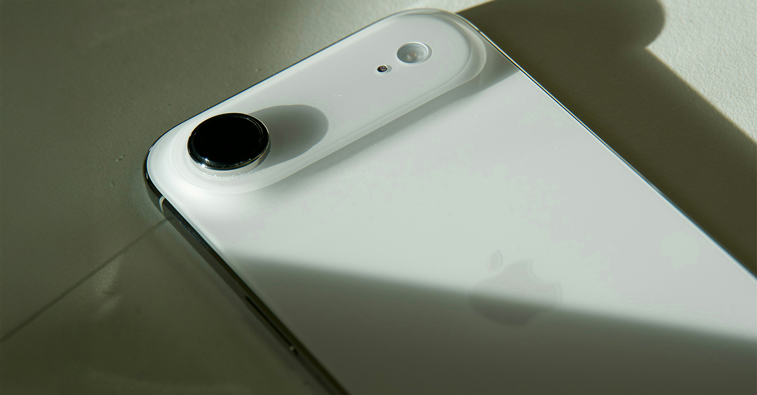 Tenká novinka zamířila do obří slevy. iPhone Air zlevnil o 4 500 Kč