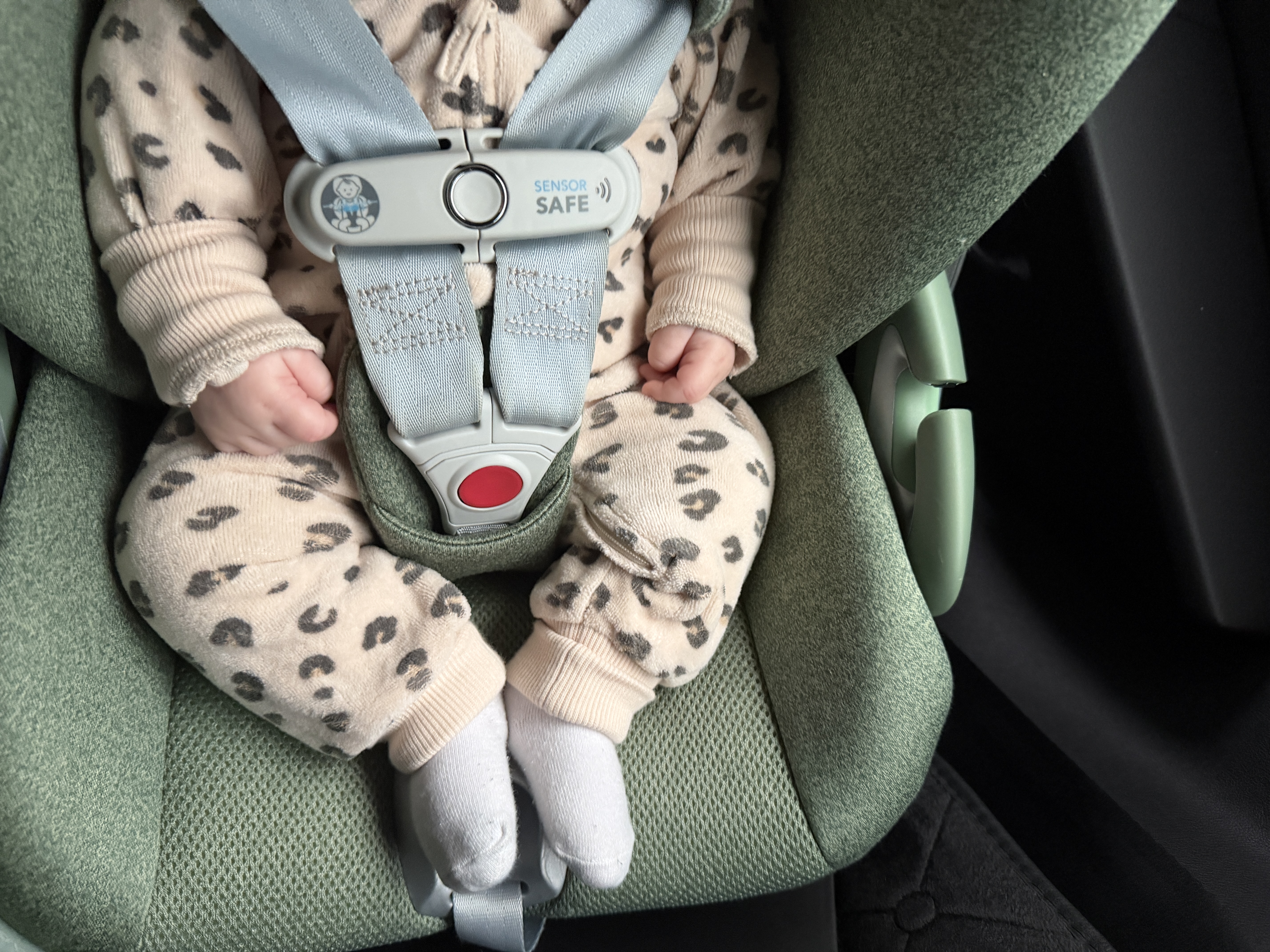 Recenze Cybex SensorSafe: Nenápadná vychytávka, která zajistí vašemu dítěti bezpečnější cestování autem