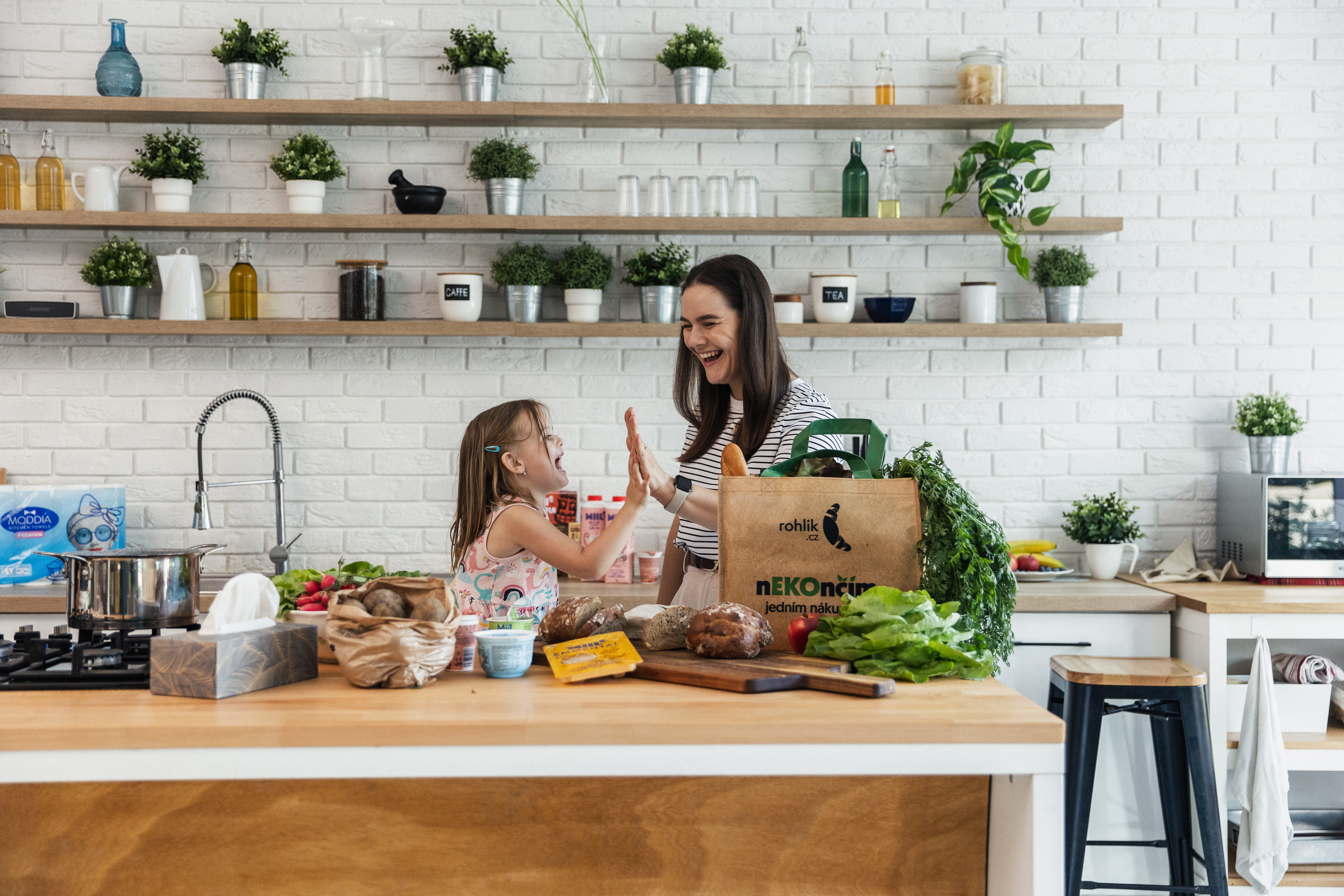 Rohlík představil vlastního AI asistenta, který vám (nejen) pomůže s nákupem