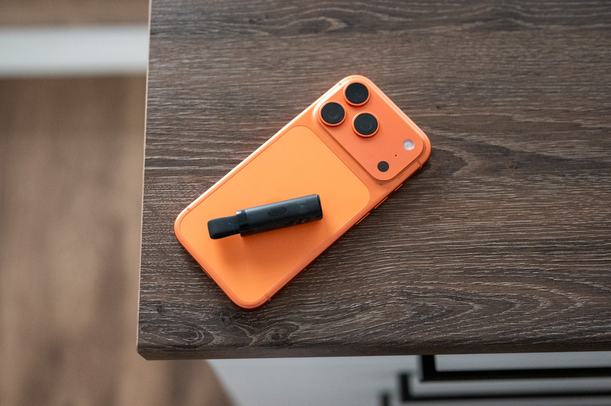 Recenze FIXED Tag Stick: Levnější AirTag s USB-C nabíjením