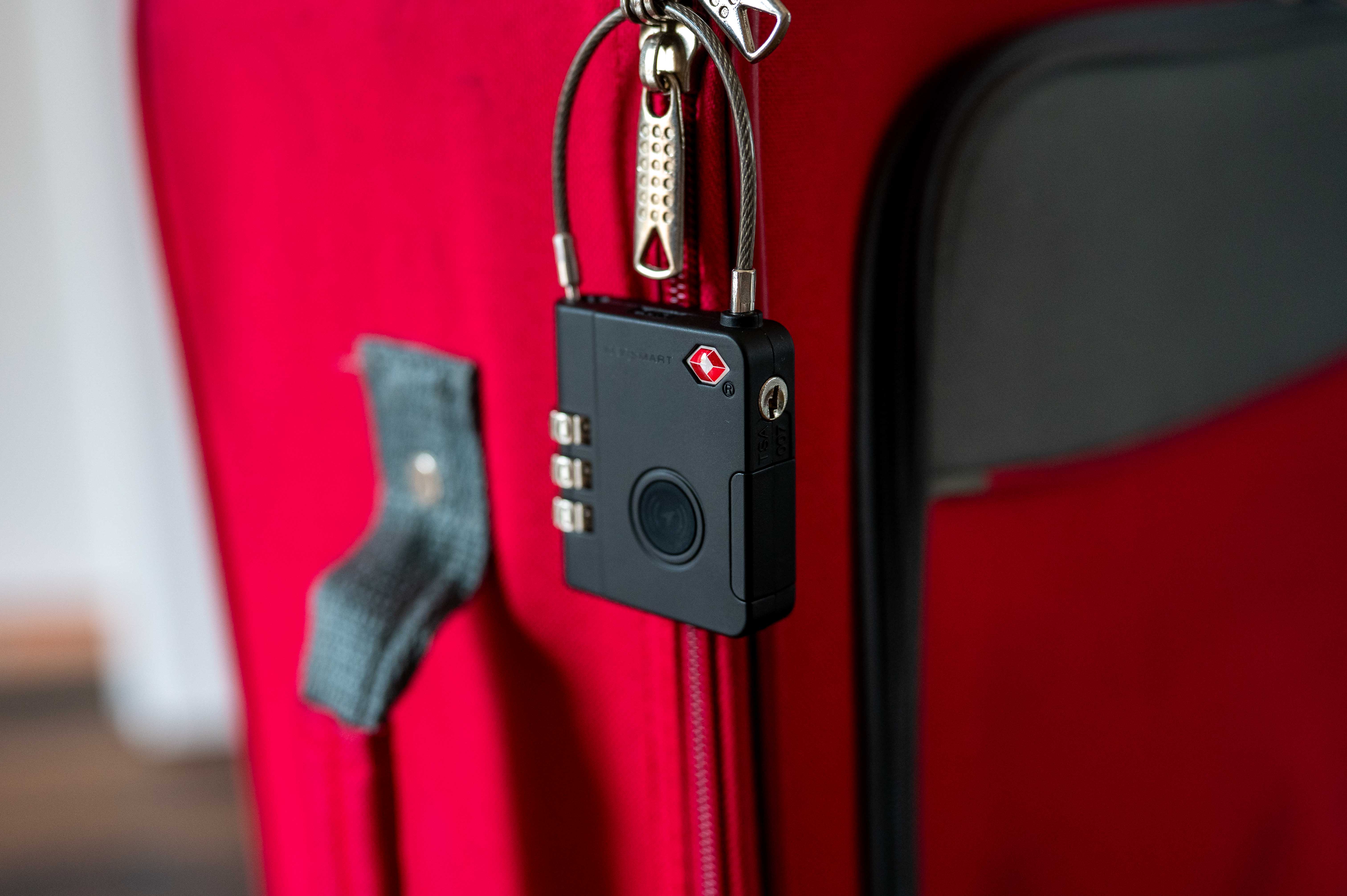 Chytrý zámek KeySmart SmartLock s podporou Apple Najít nyní seženete o polovinu levněji