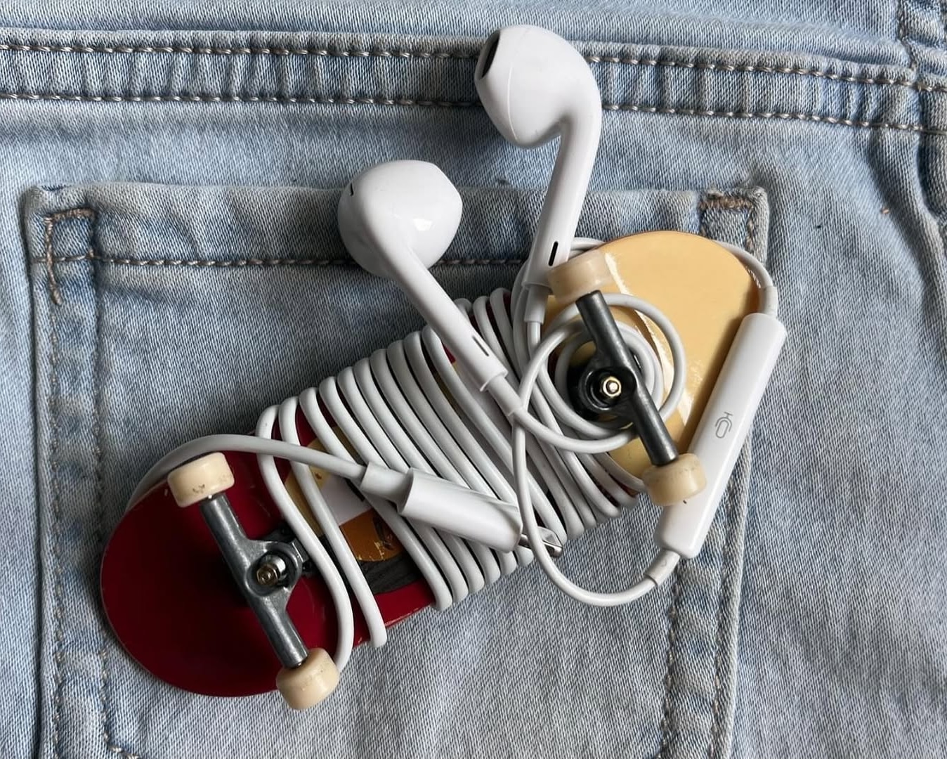 Pamatujete na Fingerboard a EarPods? Jejich spojení se stalo trendem mladé generace