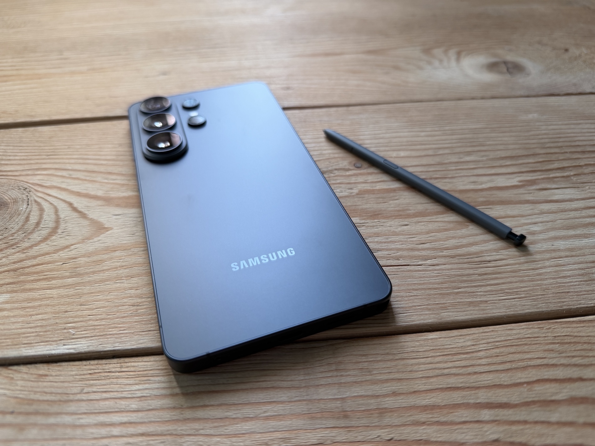 Co říká uživatel iPhonu na Galaxy S26 Ultra po týdnu používání? 