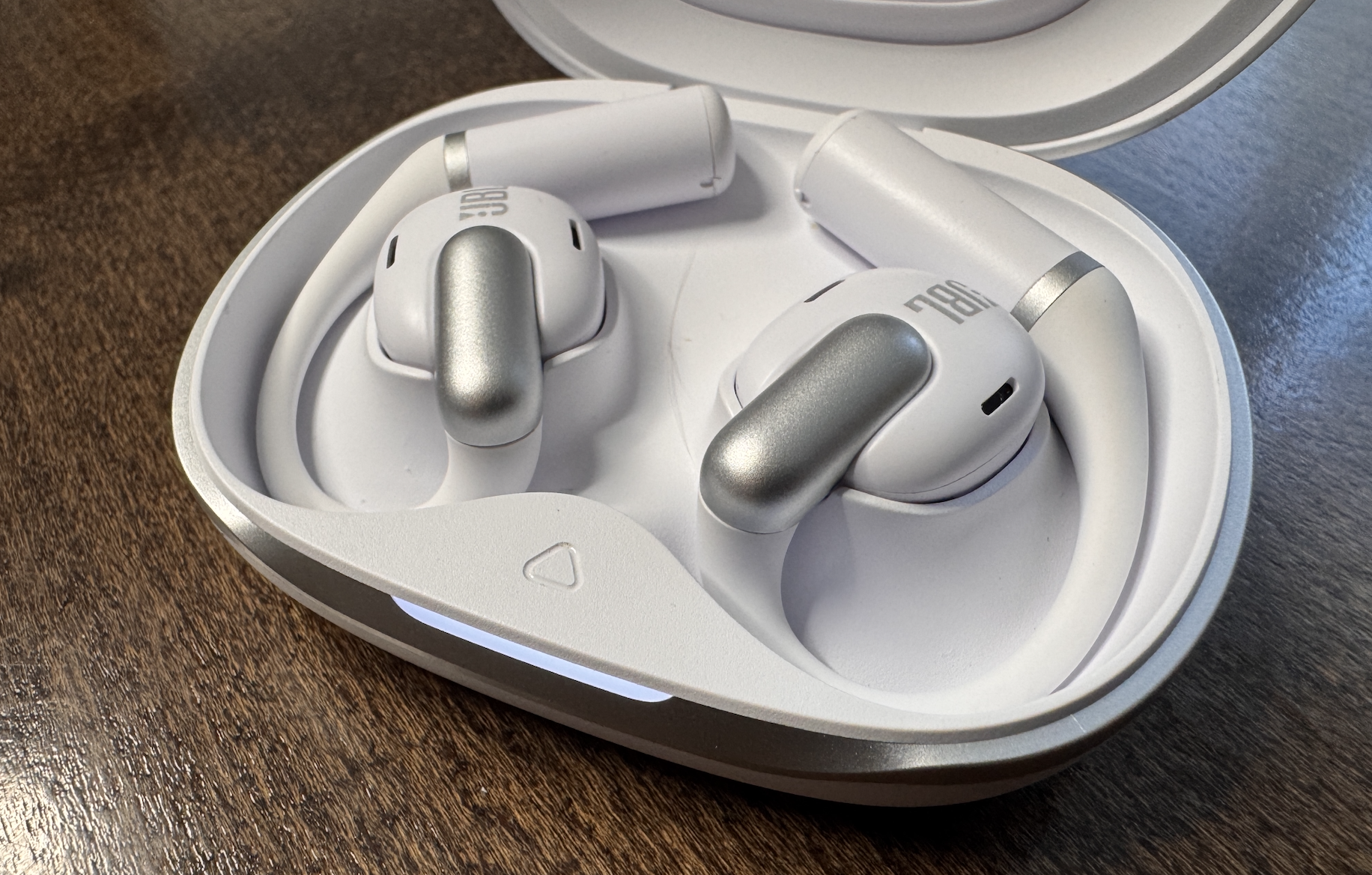 Recenze JBL Sense Pro: Výborné řešení nejen pro sportovce