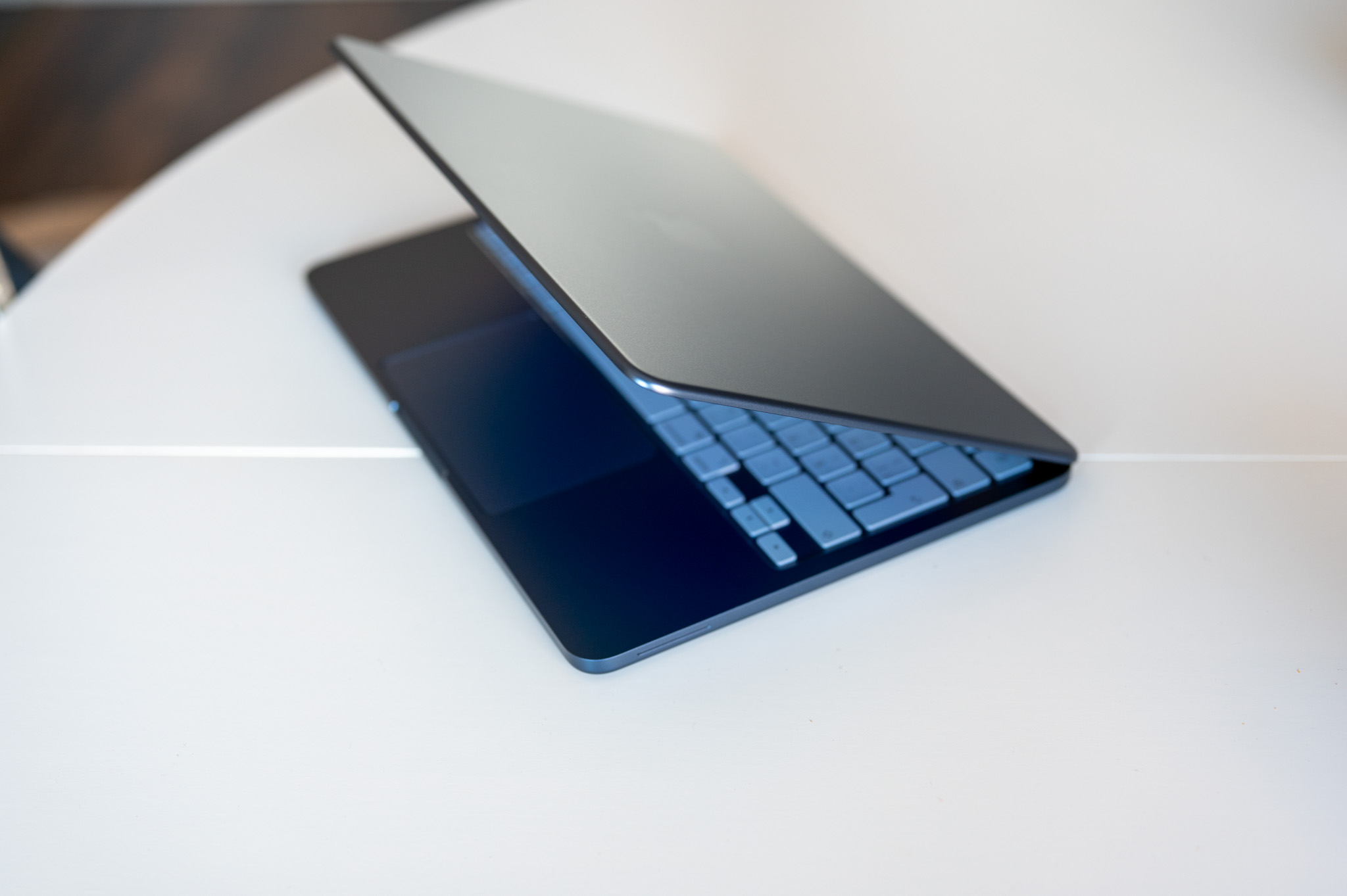 MacBook Neo má až 8x pomalejší SSD než nový MacBook Pro, vadit vám to však nemusí