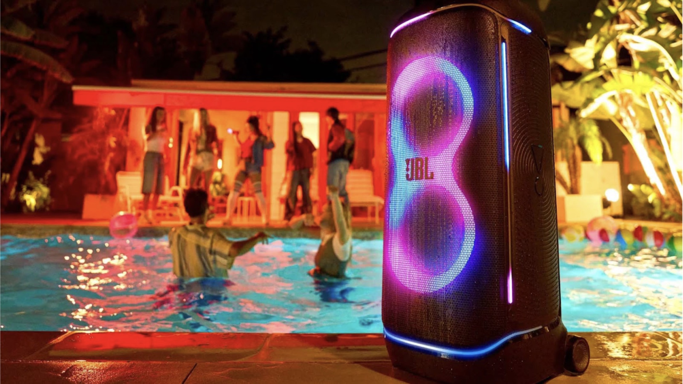 JBL spouští šílenou akci: Ve slevě je i reproduktor, který ozvučí celé basketbalové hřiště