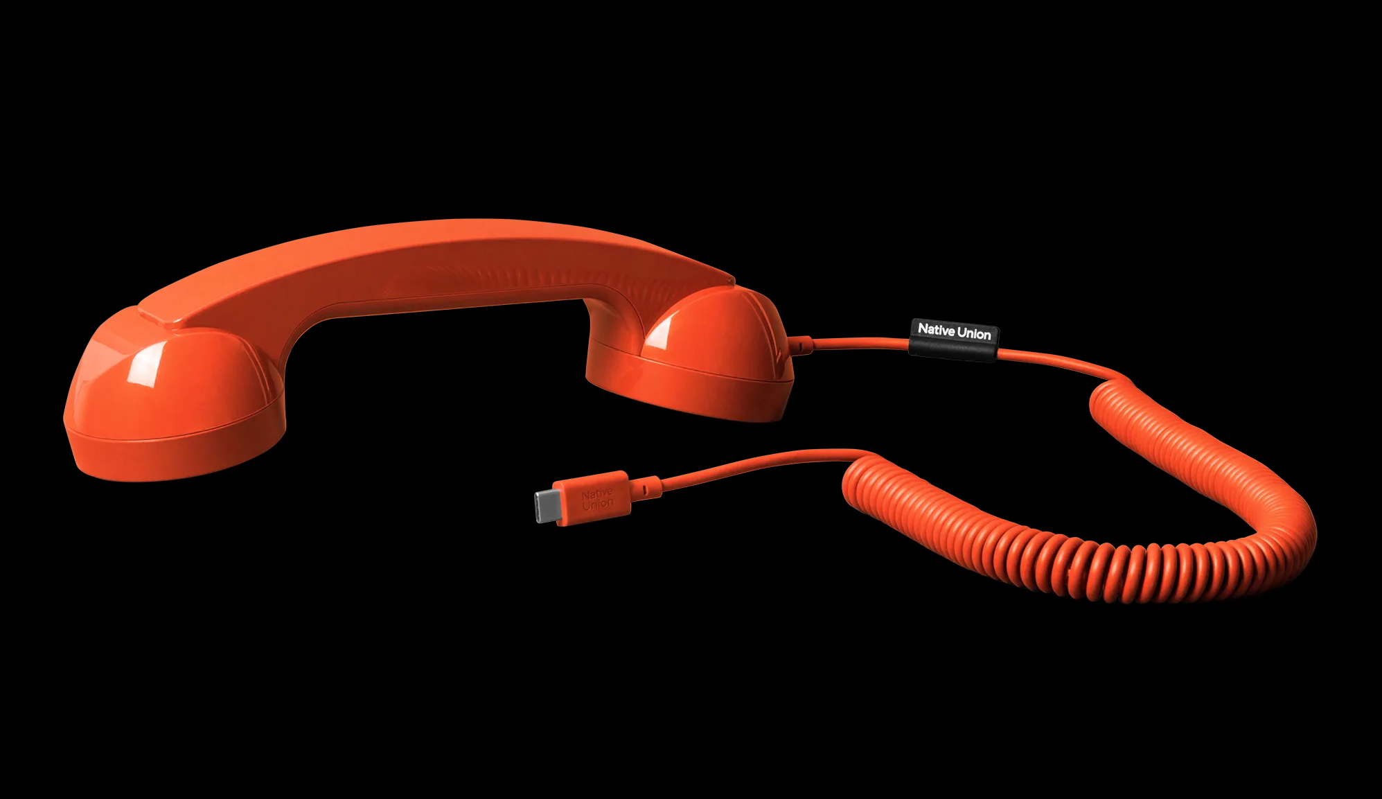 Co takhle telefonní sluchátko připojené k vašemu iPhone? Native Union jej prodává za 40$