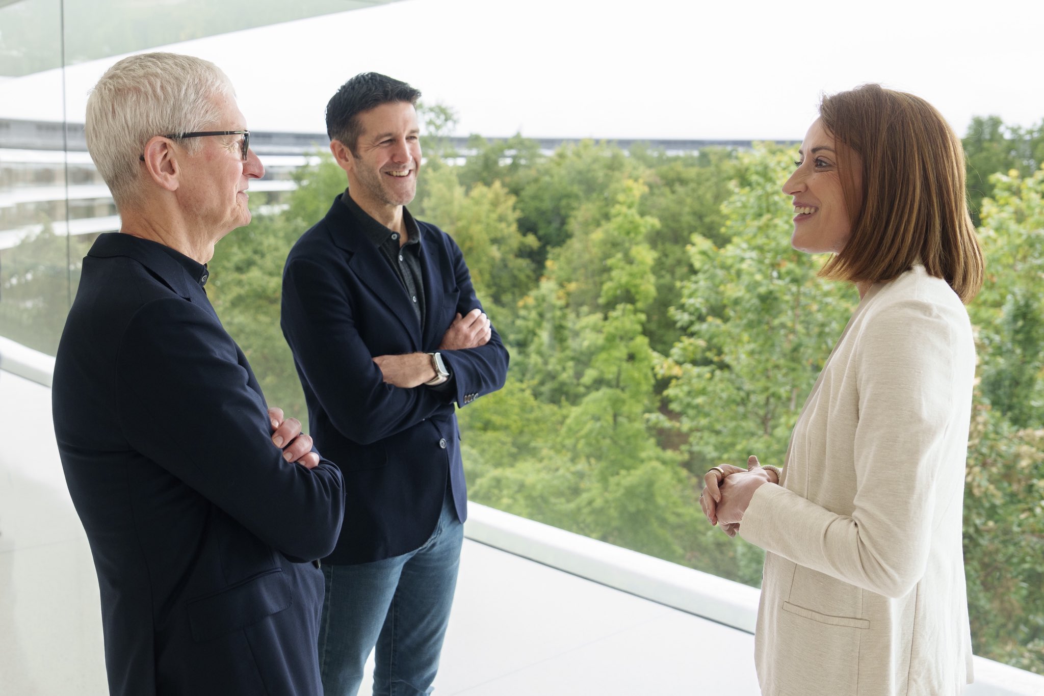 Cook Ternus Metsola in Apple Park
