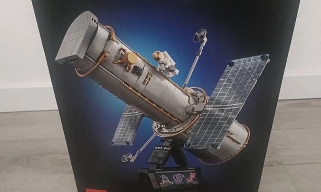 Hubble scope LEGO 1