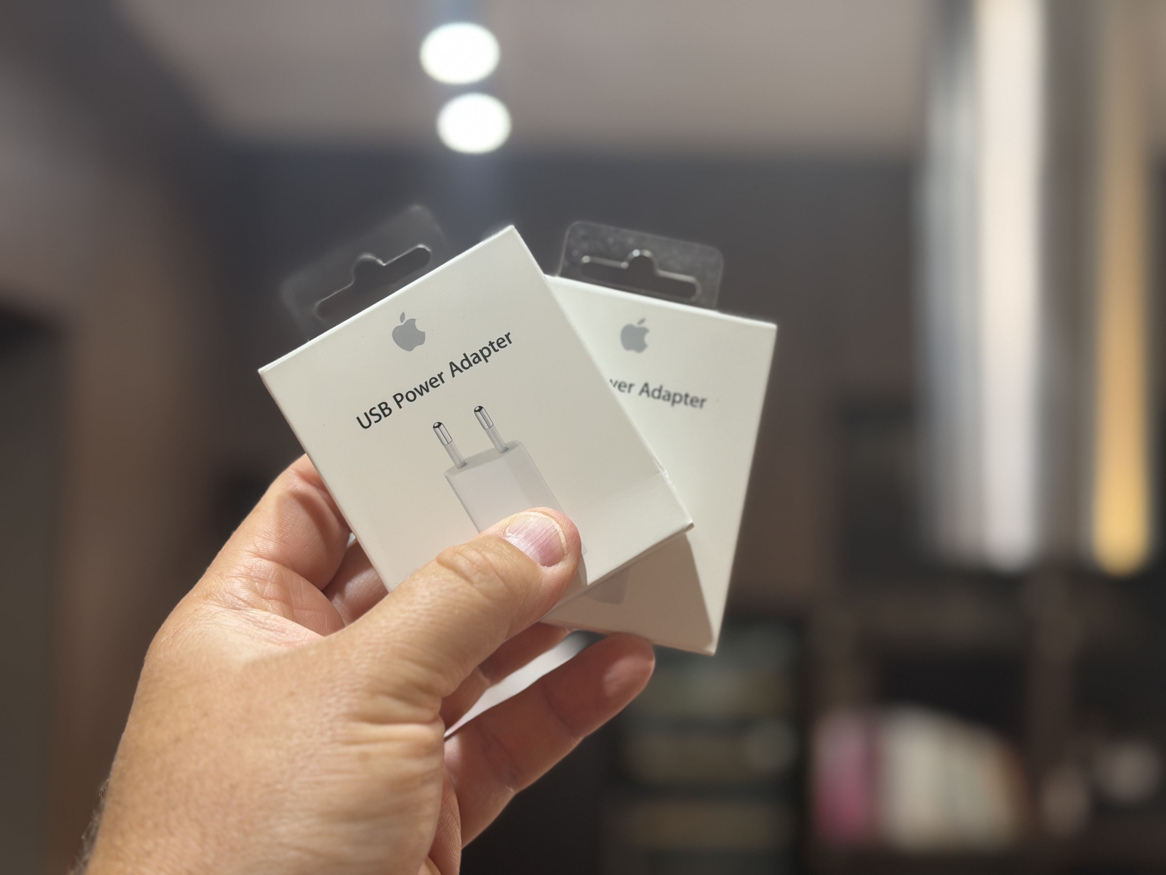 apple 5W adapter