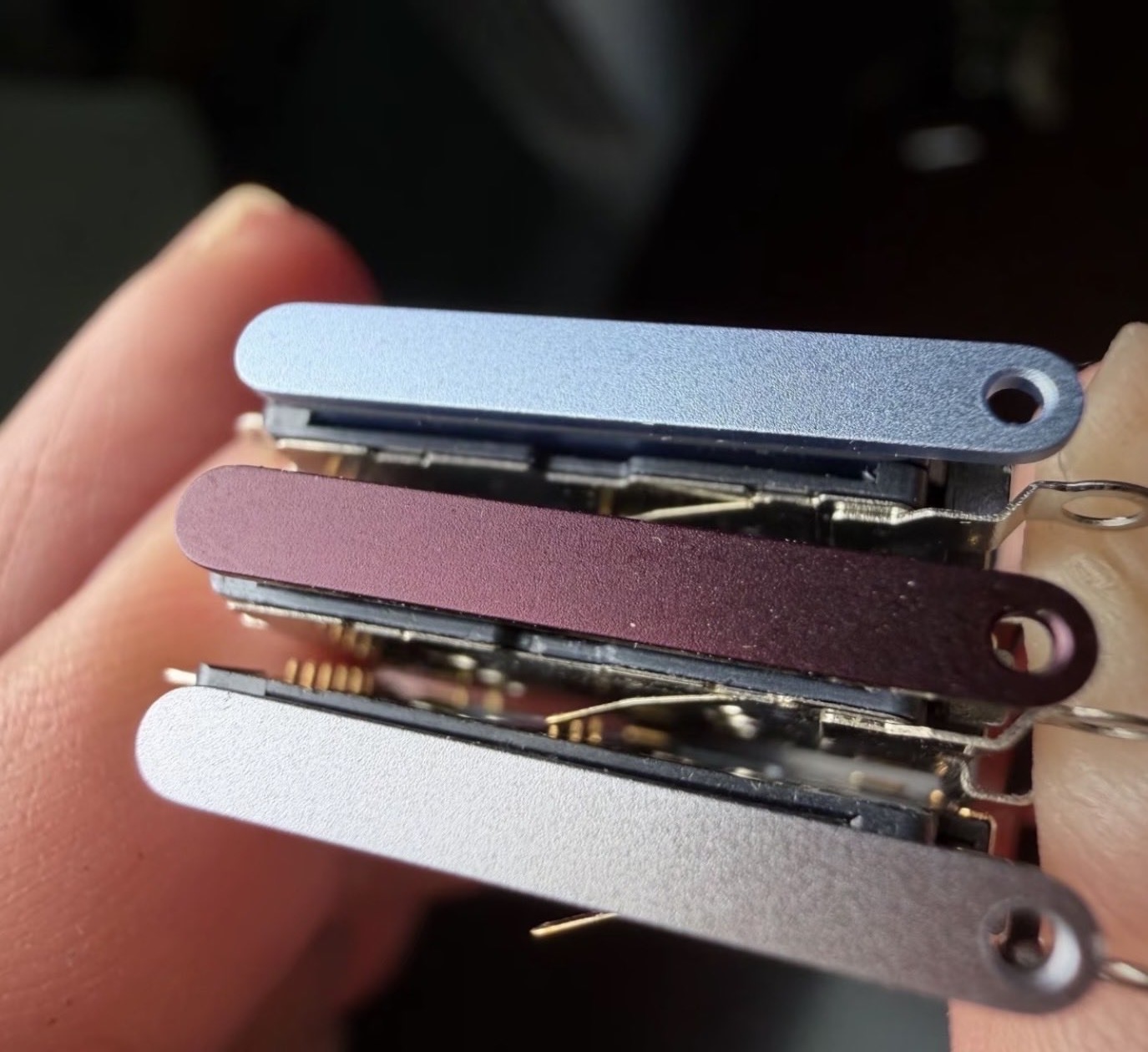 iPhone 18 Pro SIM Tray